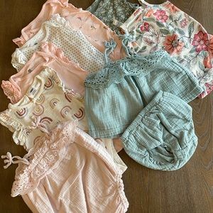 18m Baby GAP & Old Navy Ruffle Onesies & Gauze Rompers {bundle of 8}